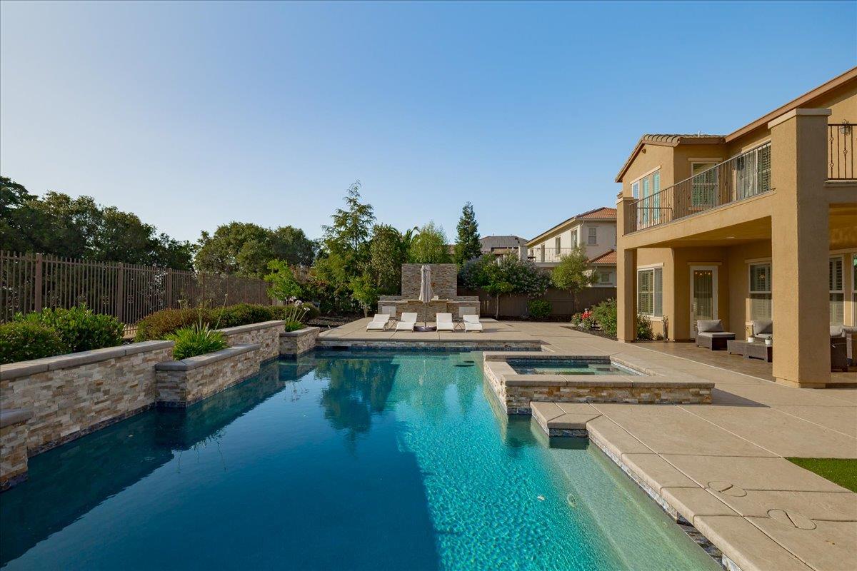5240 Monteverde Lane