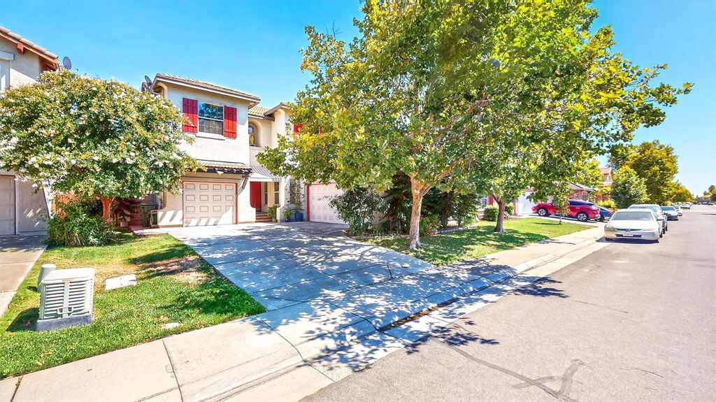 Photo of 10169 Brenna Way, Elk Grove, CA 95757 (MLS # 226006330)