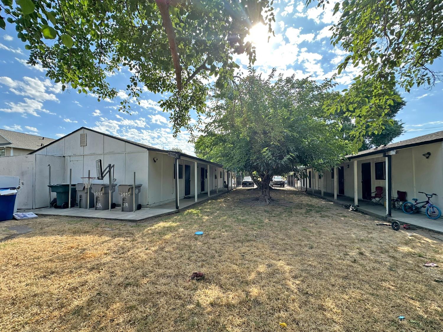 3441 N Altos Avenue