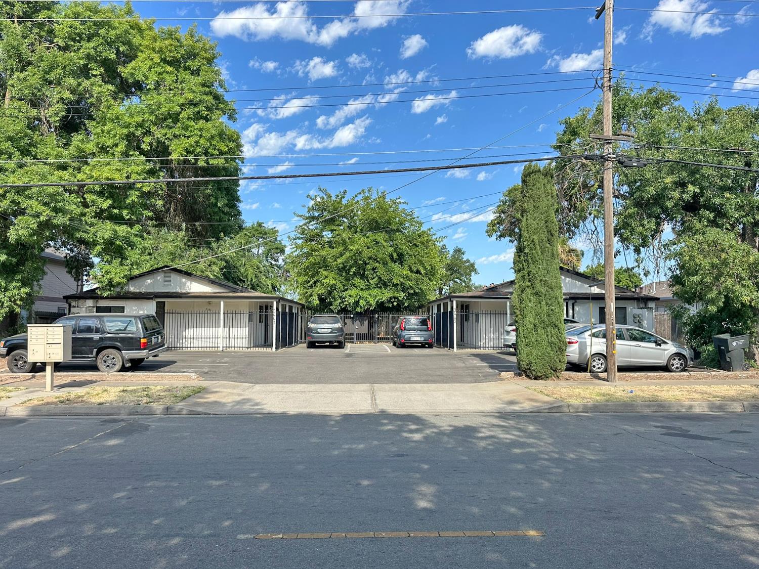 3441 N Altos Avenue