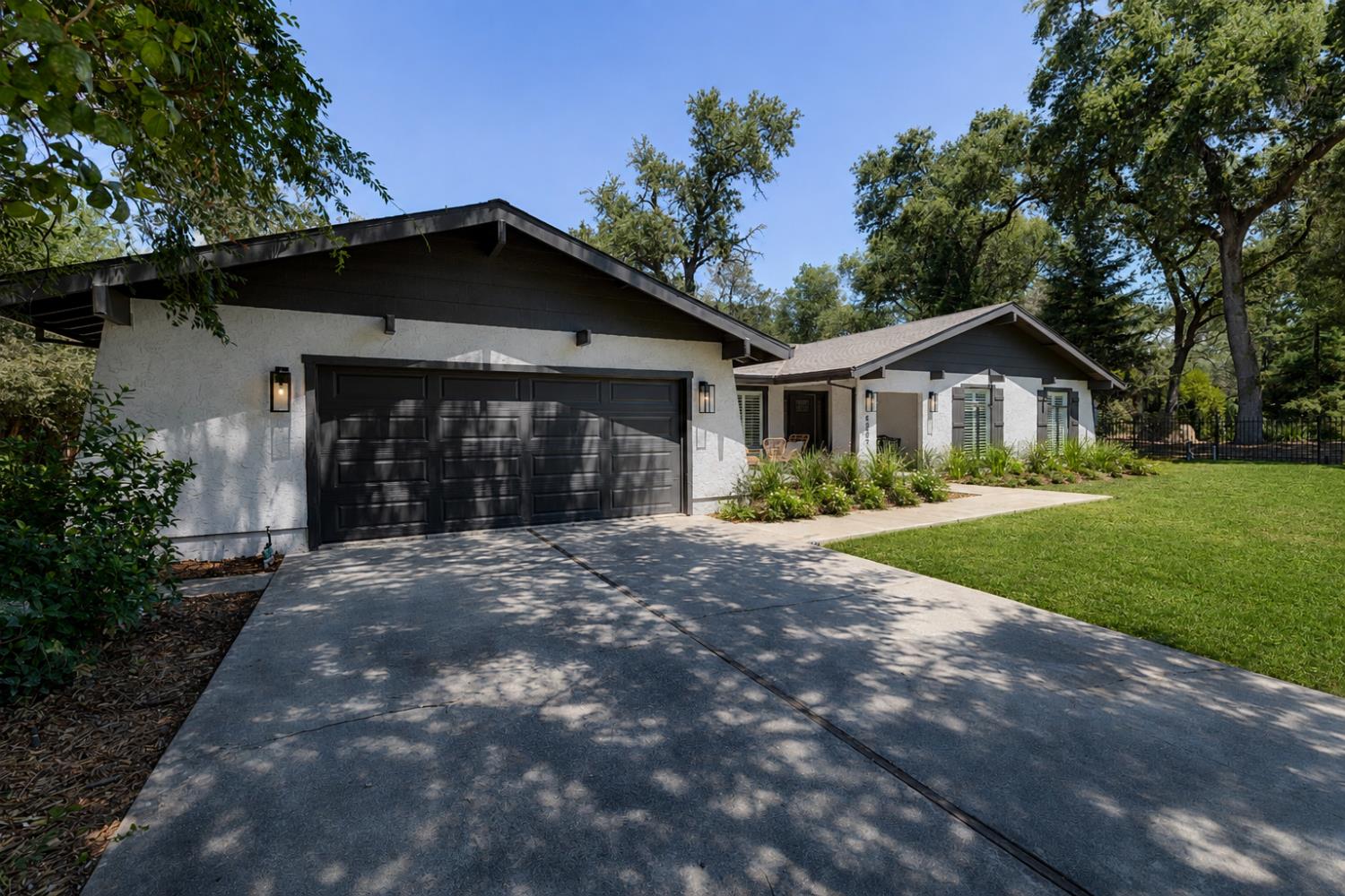 6827 Bentley Place