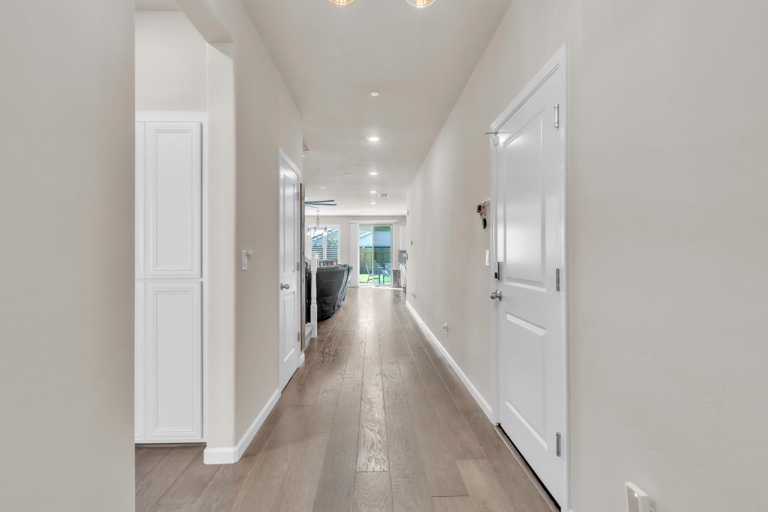 2048 Cumberland Loop