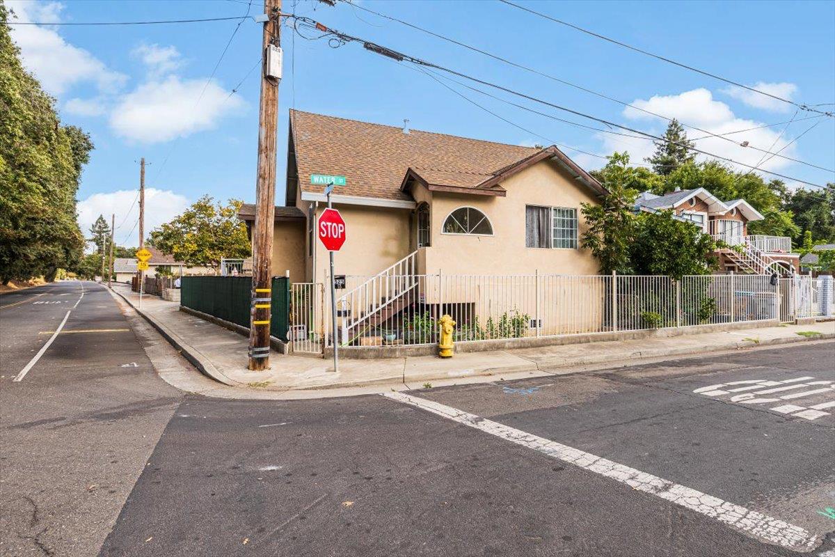 525 Water Street 5C956