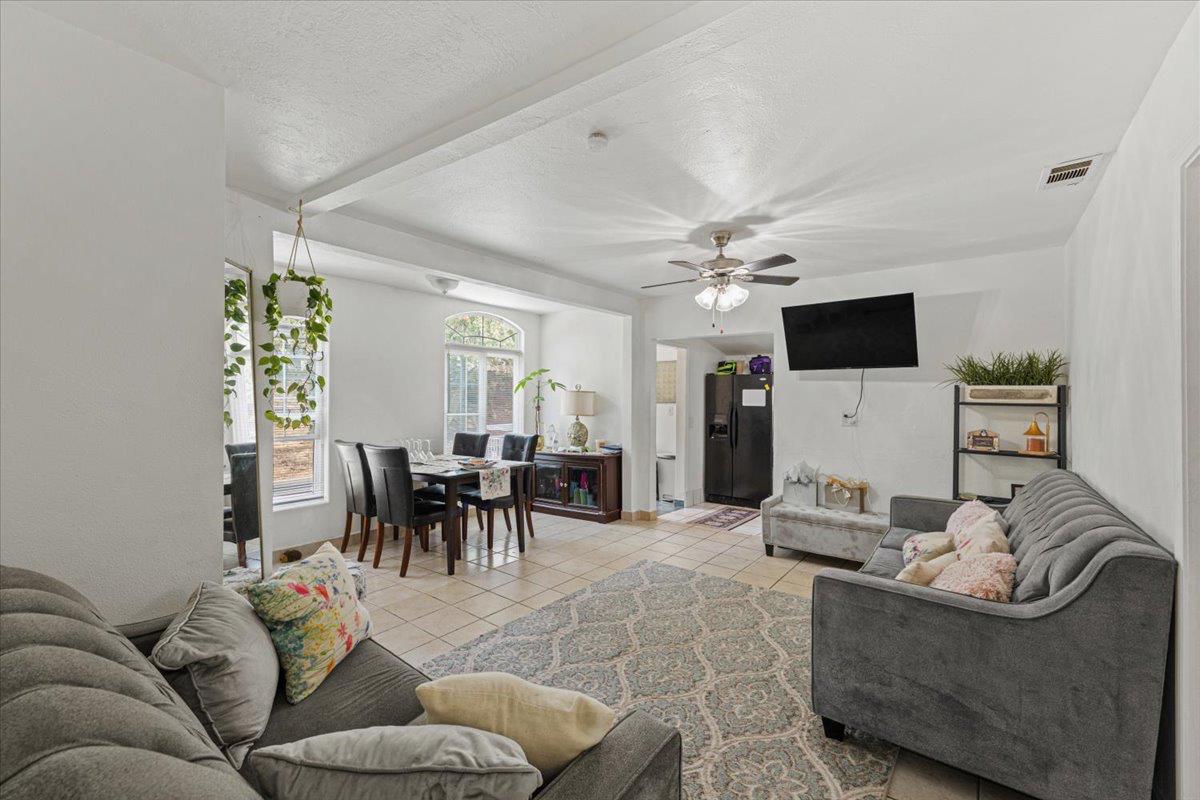 525 Water Street 5C956