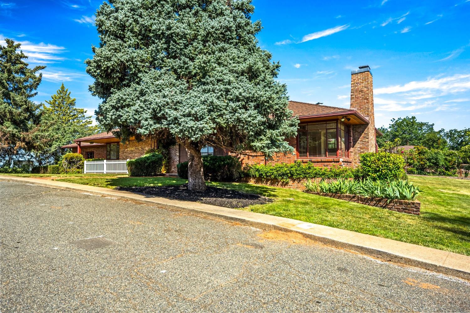2807 Bennett Drive