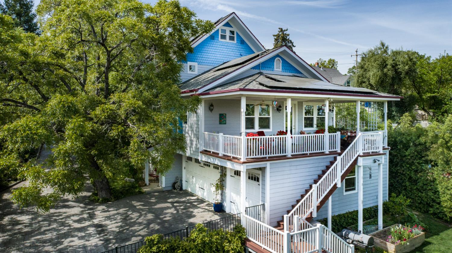 274 Huntley Avenue