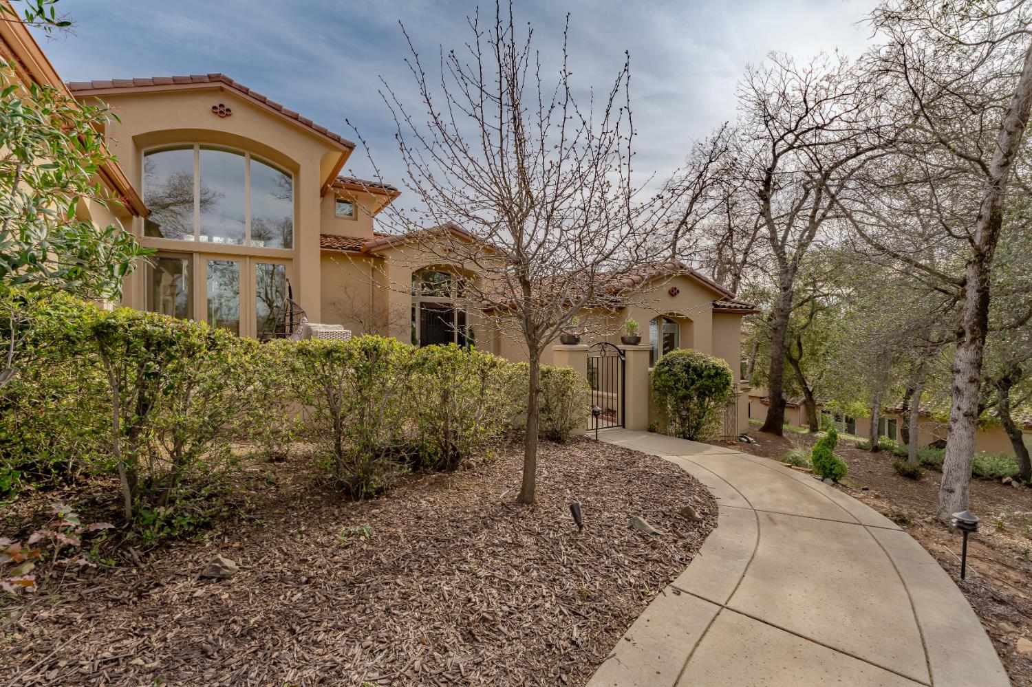 3847 Greenview Drive