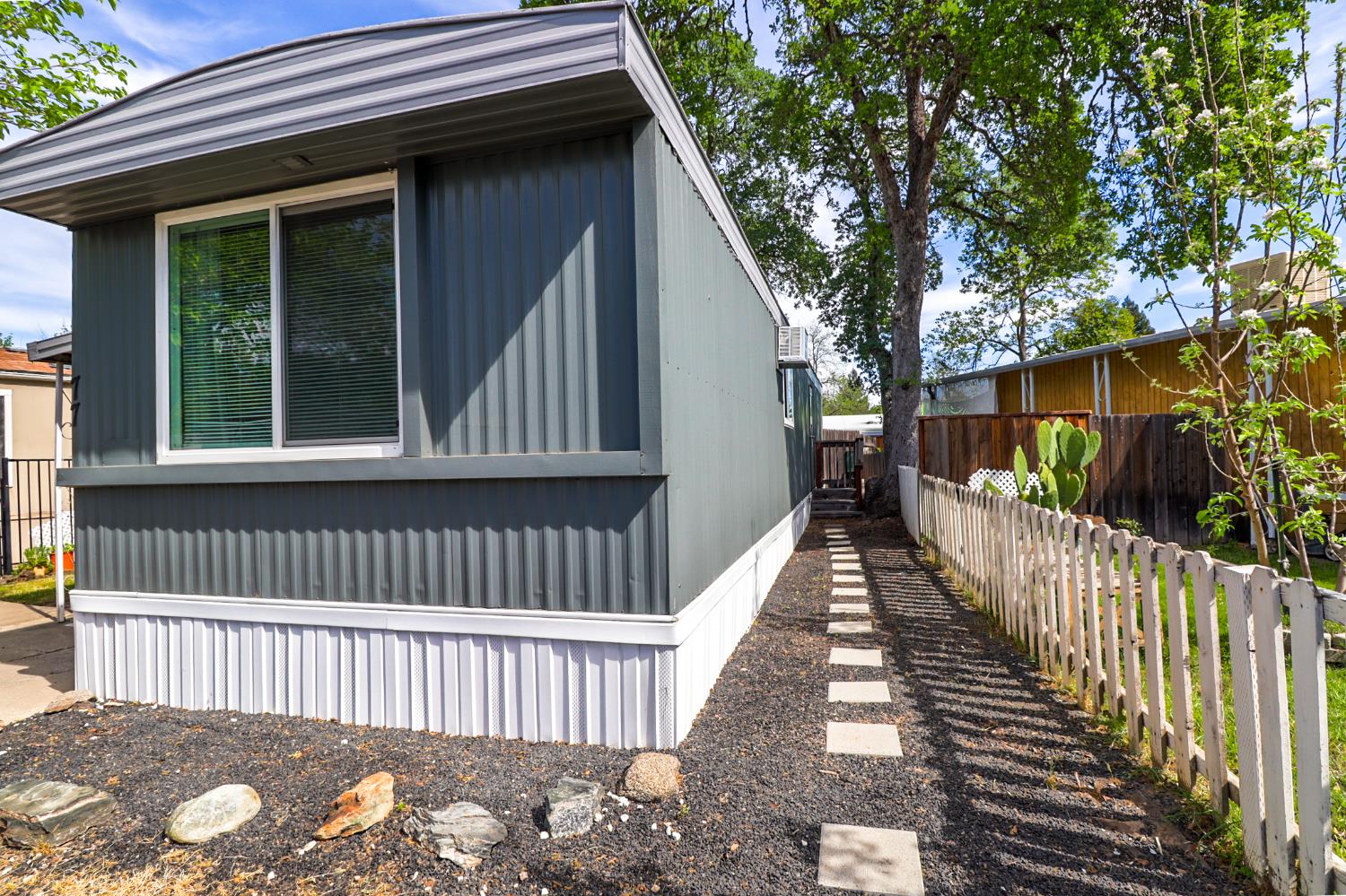 6805 Douglas Blvd 77