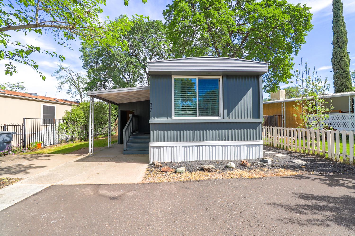 6805 Douglas Blvd 77