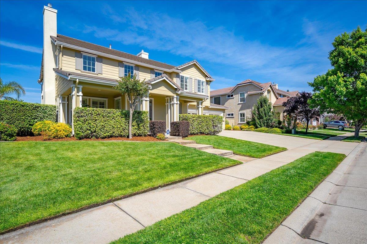 8704 Tapaderas Loop