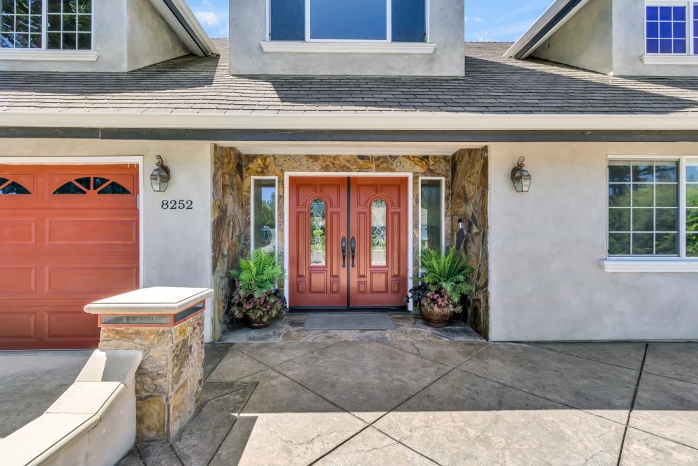 8252 Mercer Way
