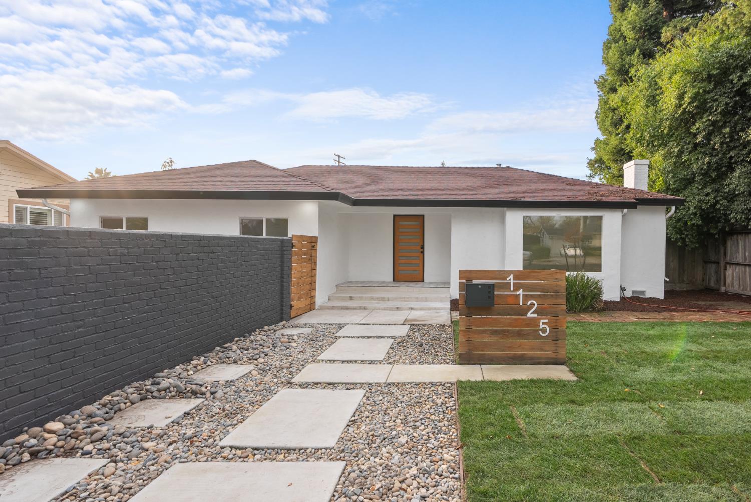 1125 Wellesley Avenue