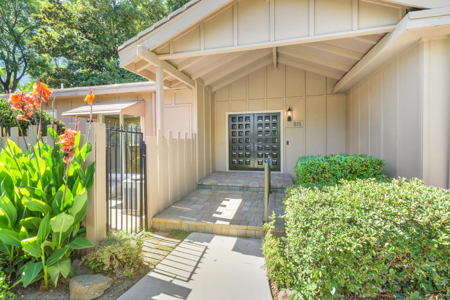 815 Commons Drive