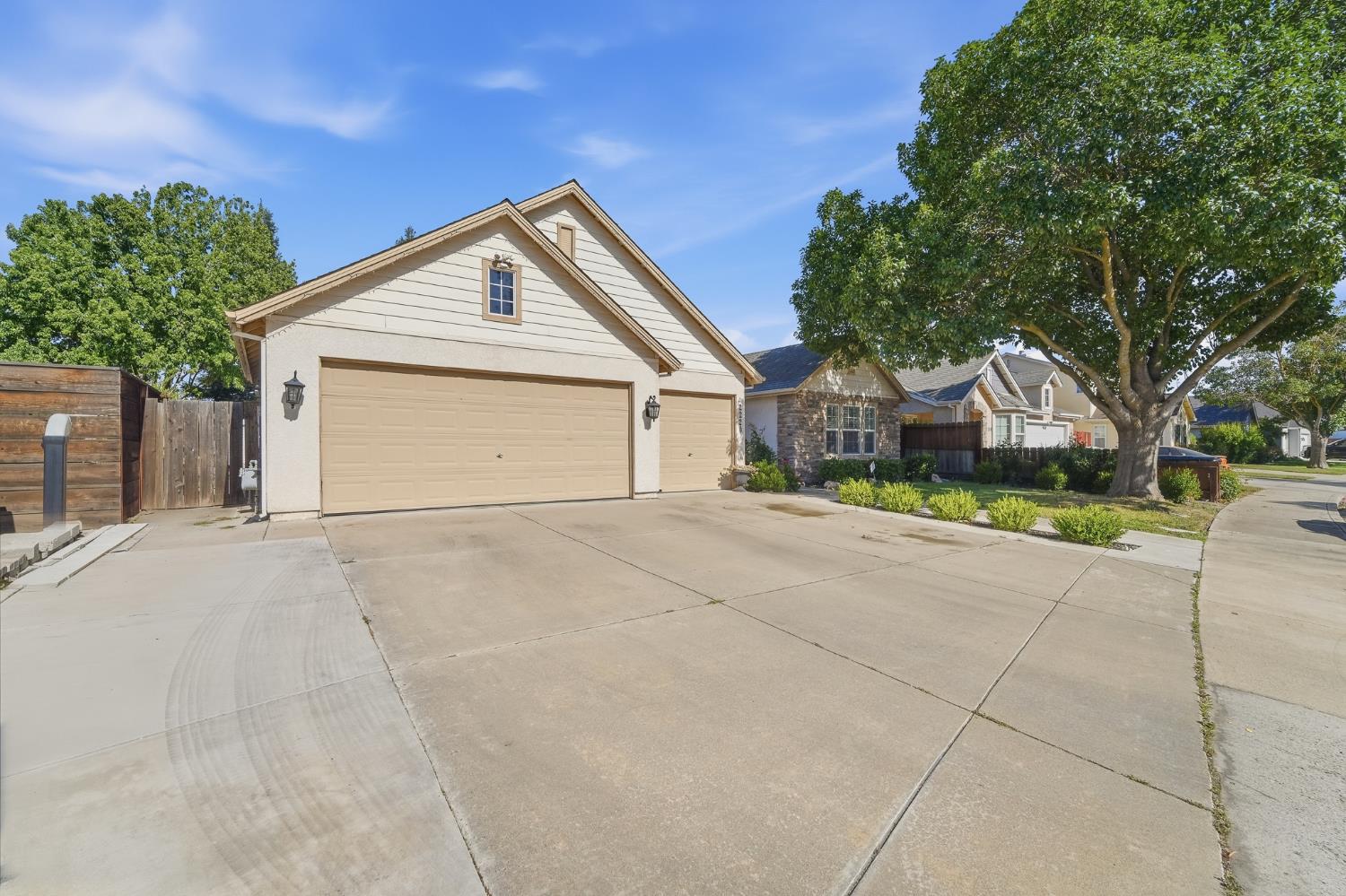 2220 Ellison Drive