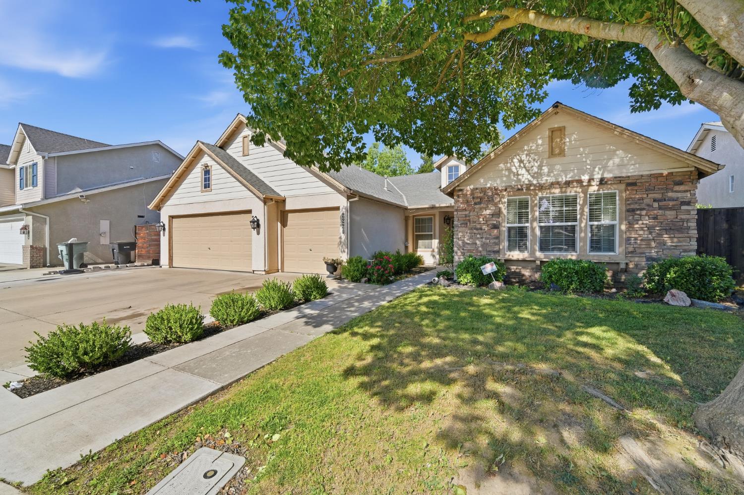 2220 Ellison Drive