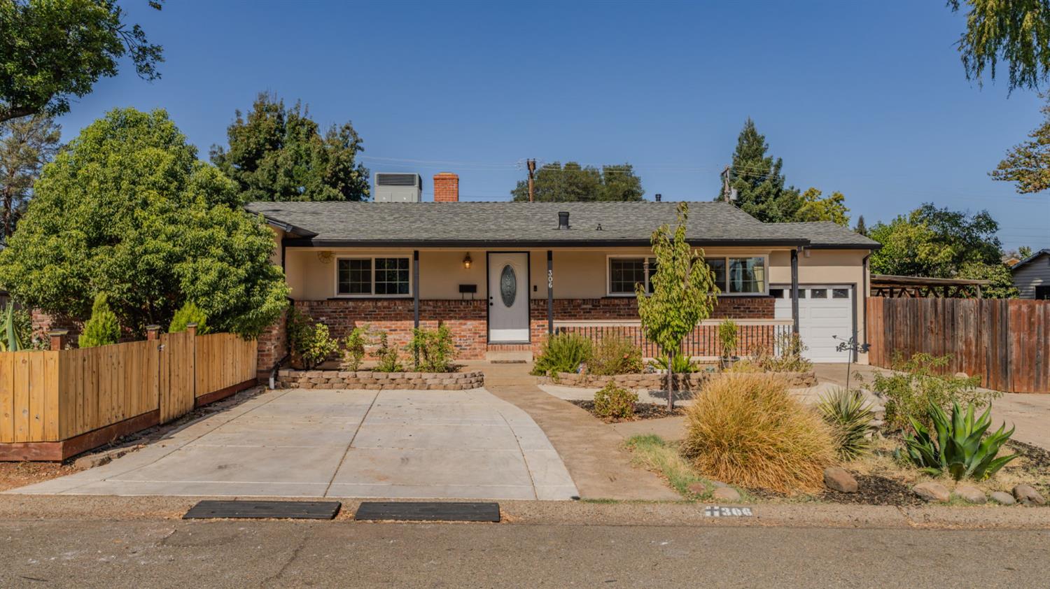 306 Dean Way