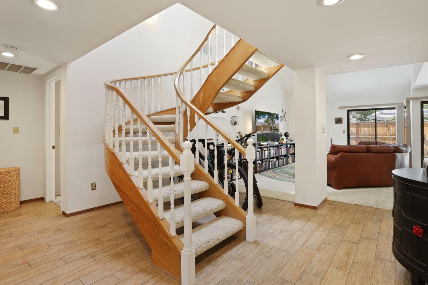 9105 Westcliff Lane