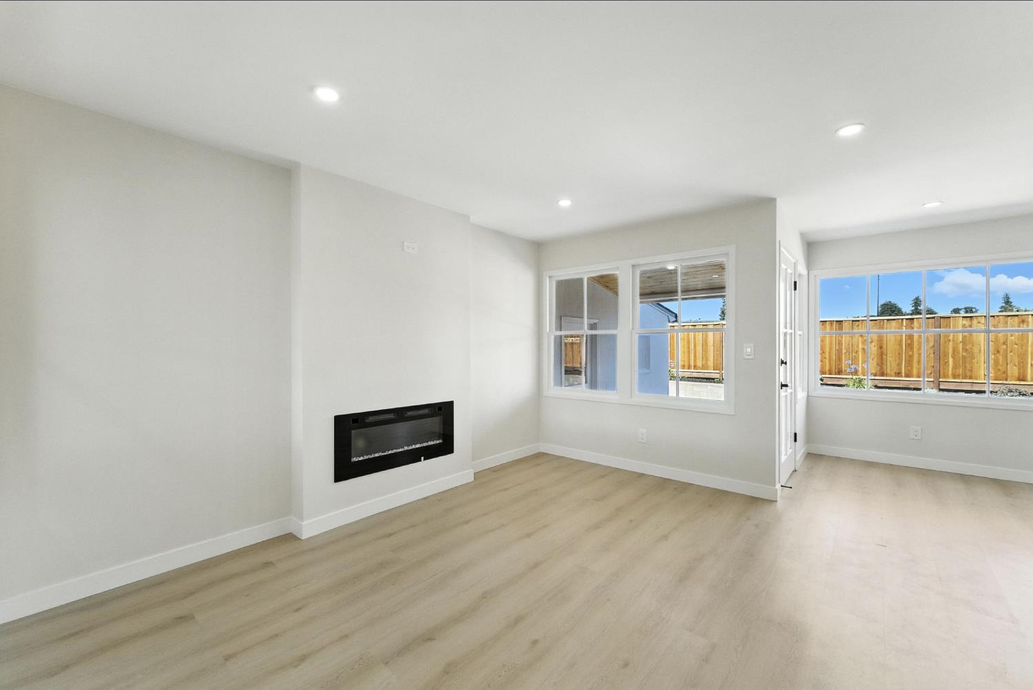15746 Paseo Largavista