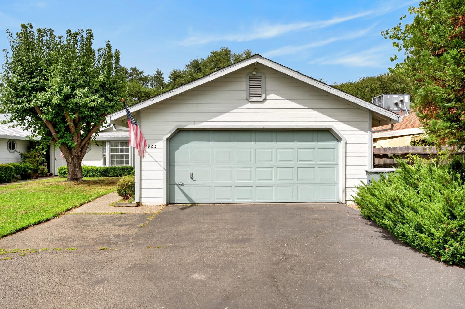 7920 Leona Way