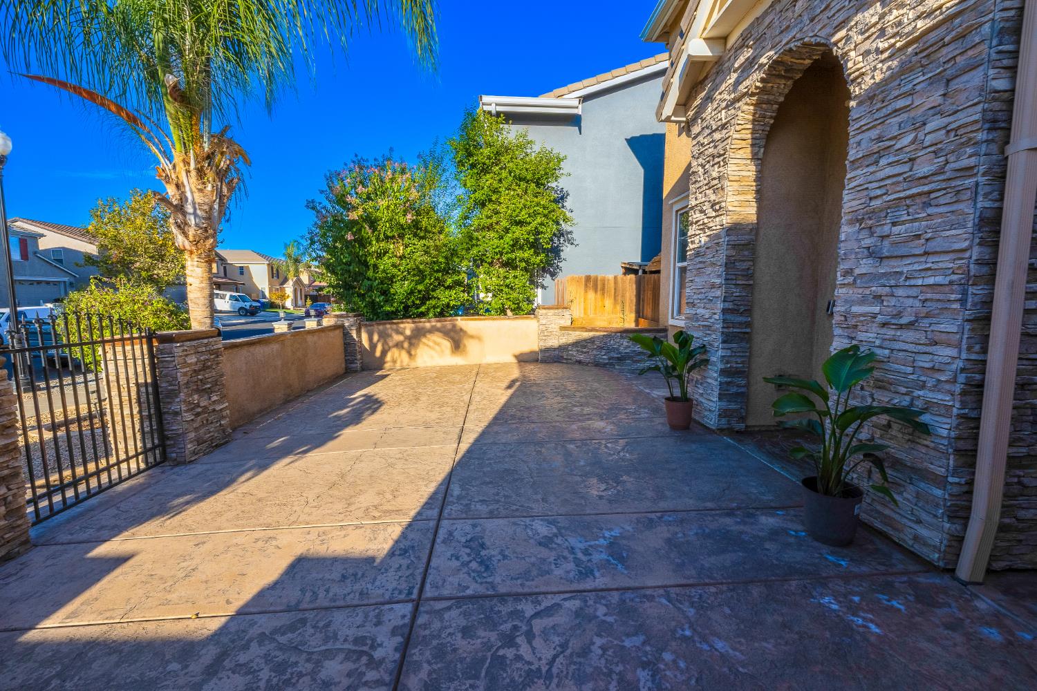 1426 Nubian Street