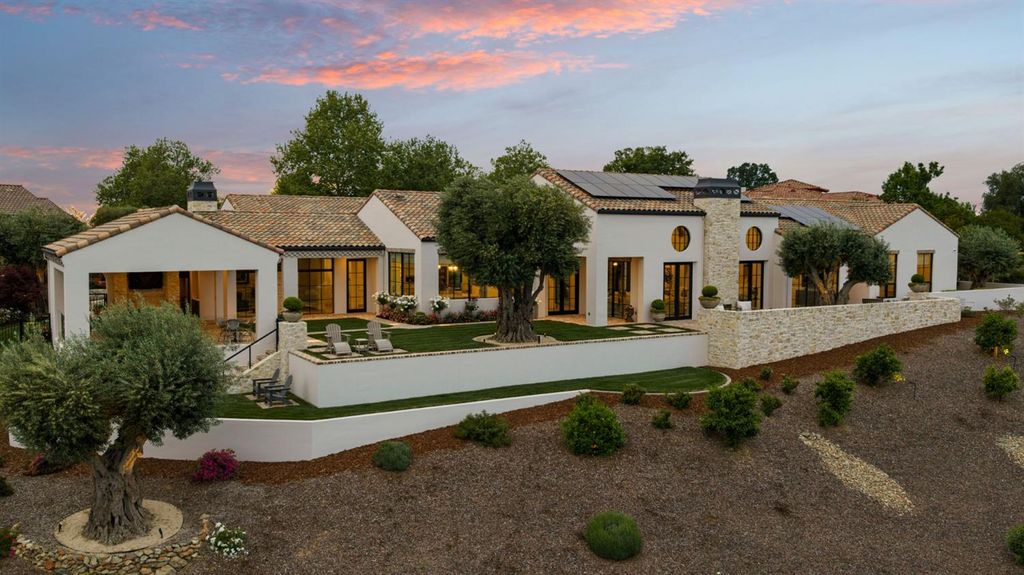 Photo of 4940 Moreau Court, El Dorado Hills, CA 95762 (MLS # 226035883)