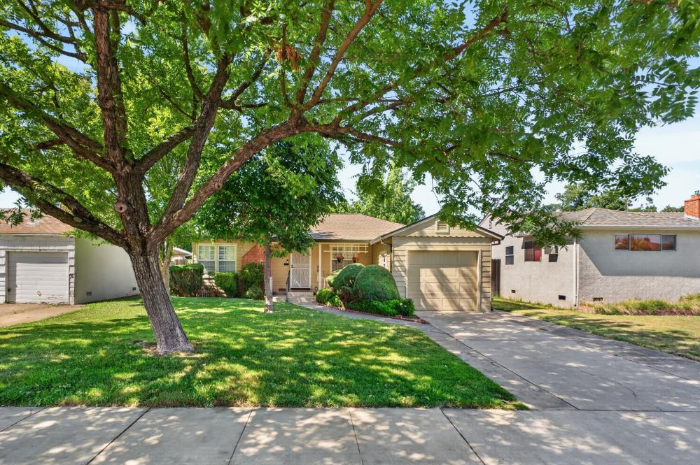 2349 Anita Avenue