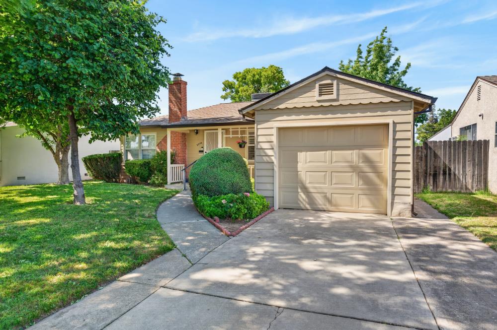 2349 Anita Avenue
