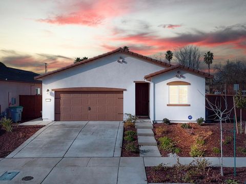 1720 E Bullock Woodland CA 95776