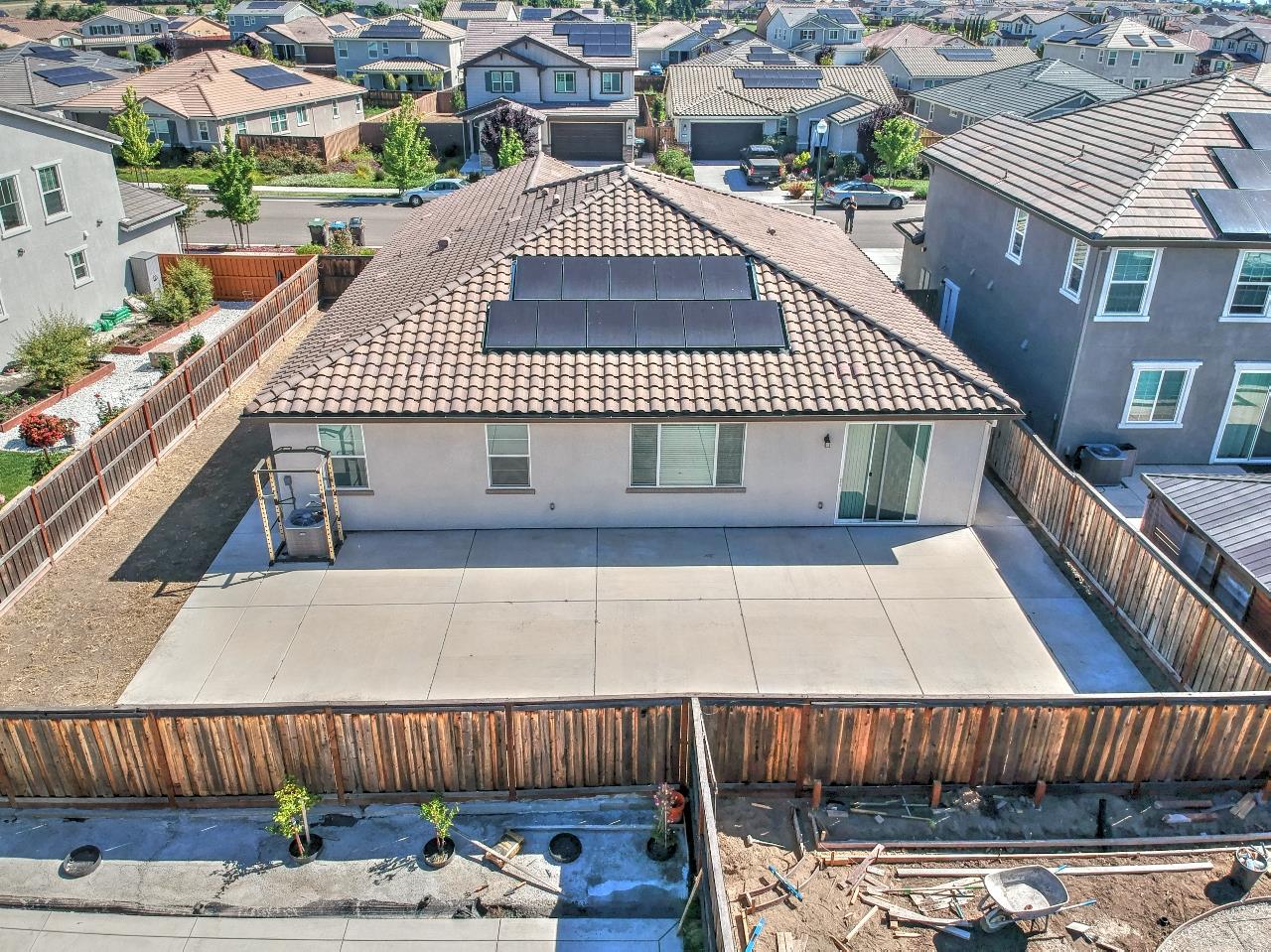 498 Central Pacific Street