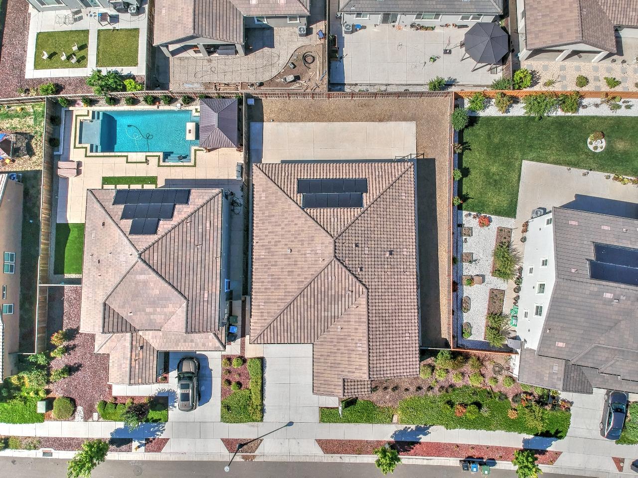 498 Central Pacific Street
