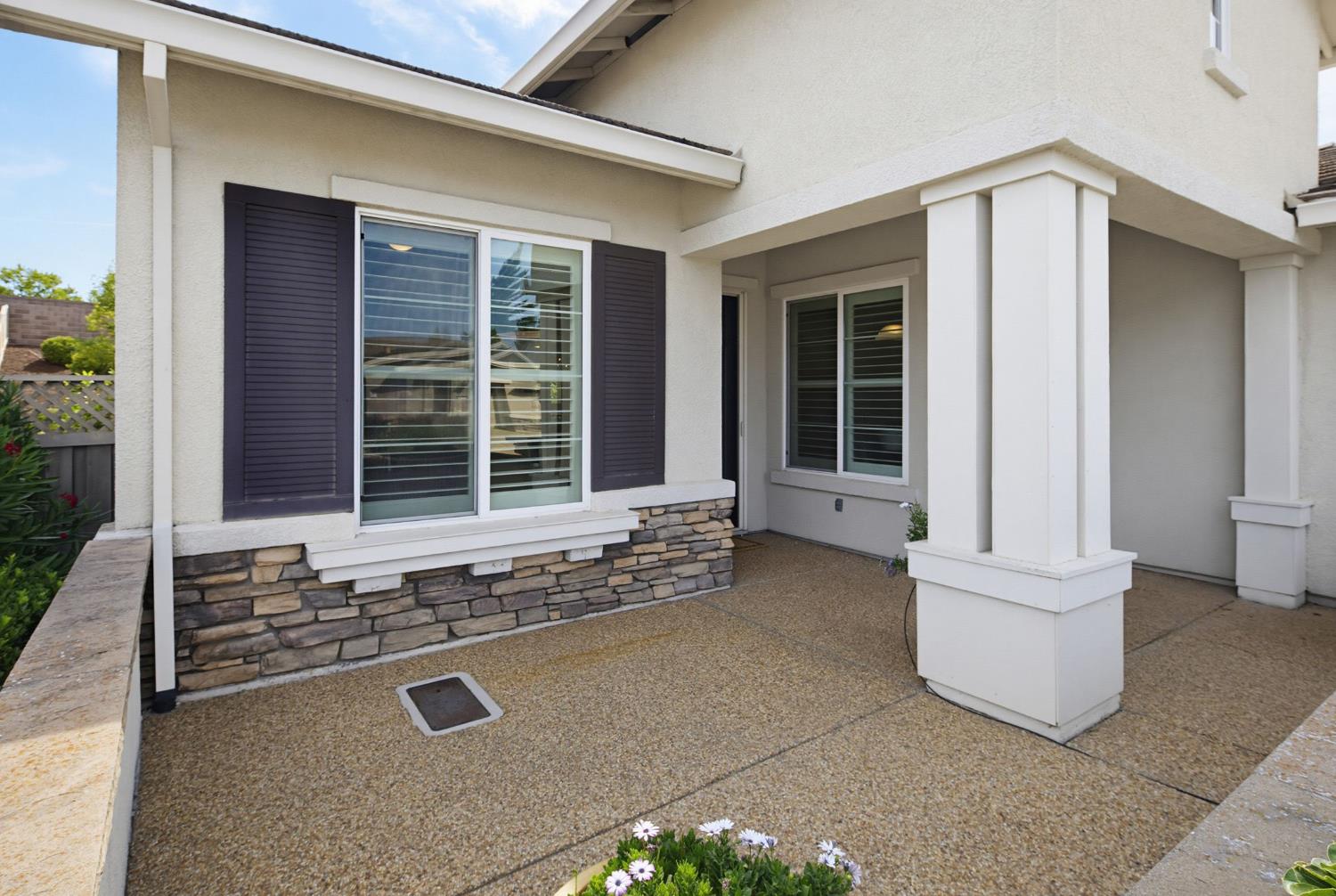 1781 Blackbird Lane
