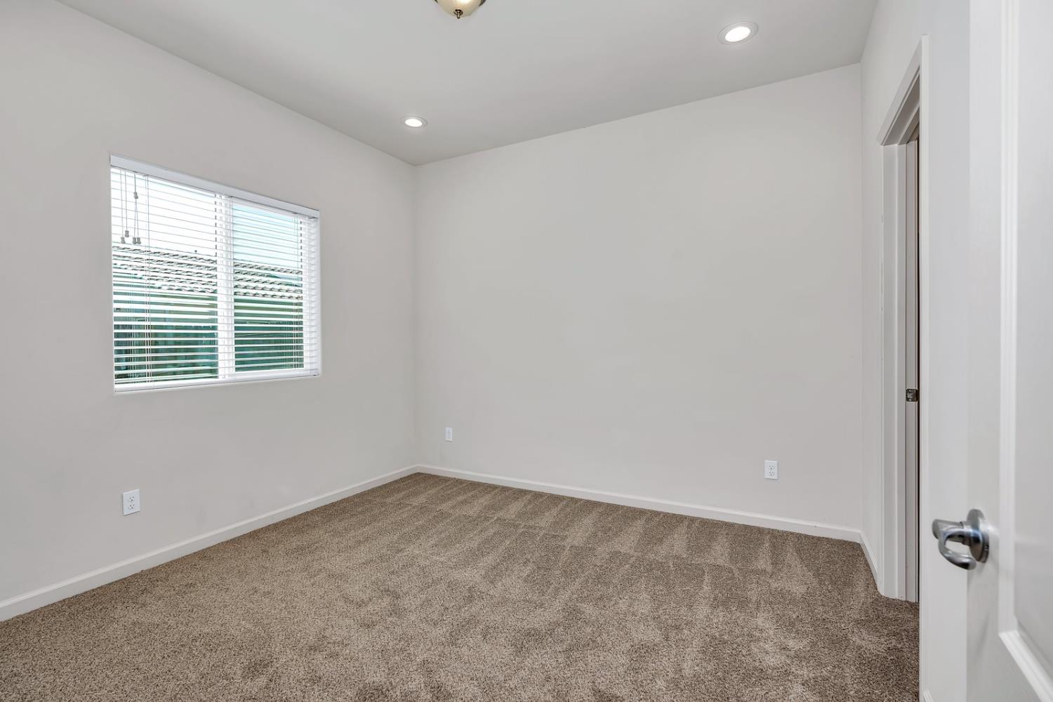 Los Banos, California 93635, United States, 2 Bedrooms Bedrooms, ,2 BathroomsBathrooms,Residential,Active,140370