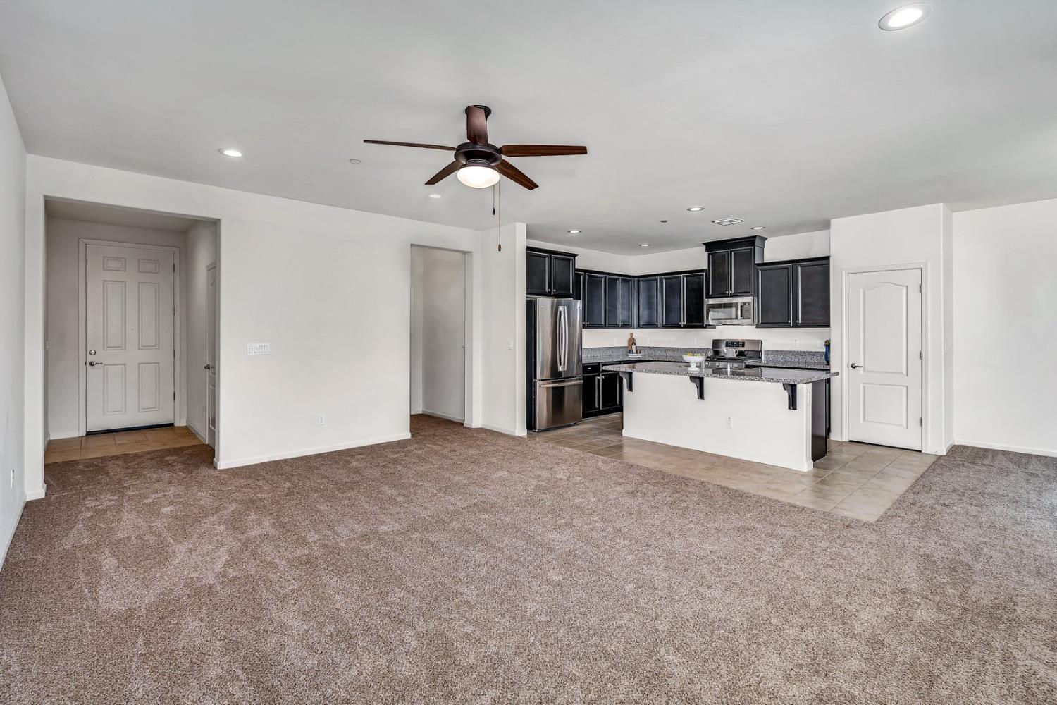 Los Banos, California 93635, United States, 2 Bedrooms Bedrooms, ,2 BathroomsBathrooms,Residential,Active,140370