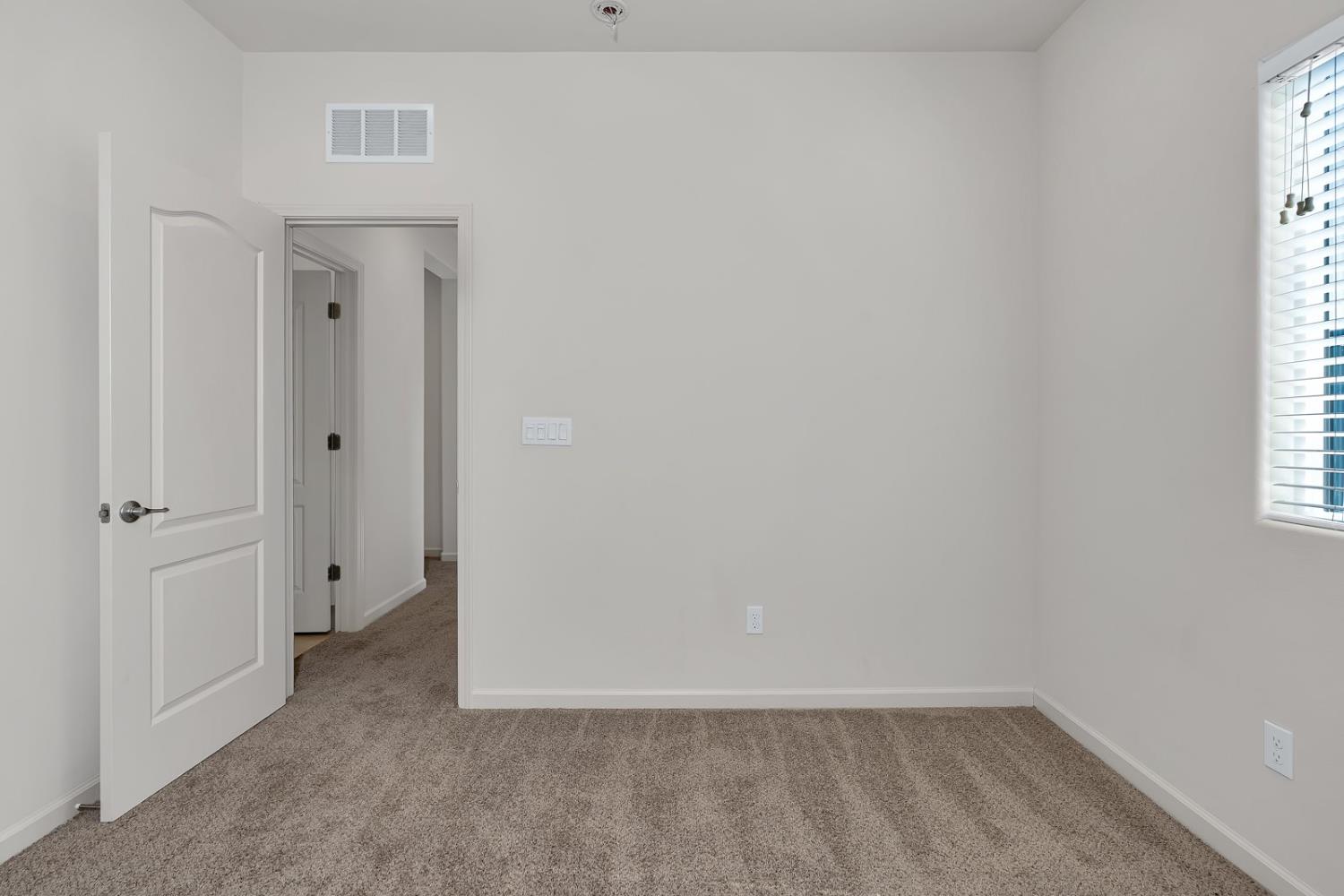 Los Banos, California 93635, United States, 2 Bedrooms Bedrooms, ,2 BathroomsBathrooms,Residential,Active,140370