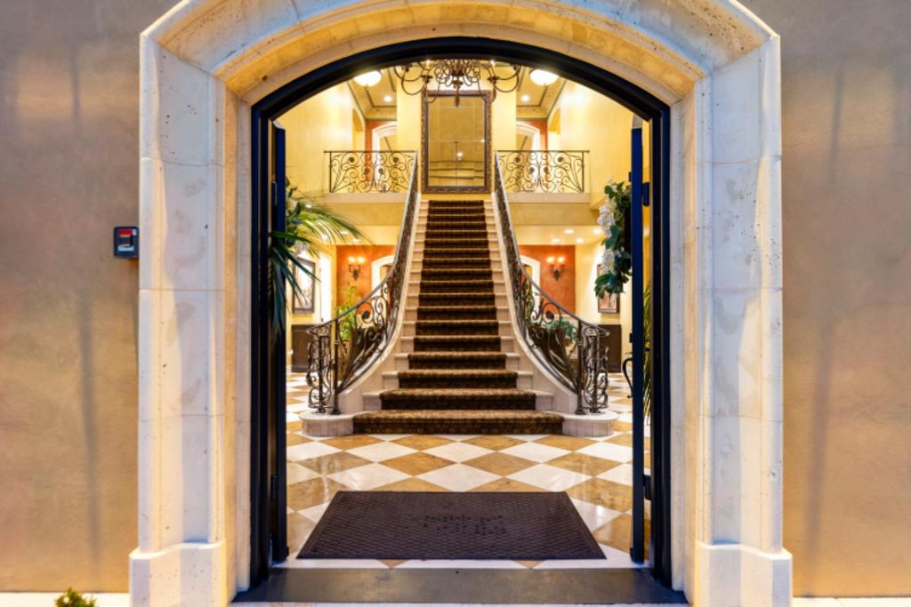 Photo of 1210 Arden Hills Lane, Sacramento, CA 95864 (MLS # 226012093)