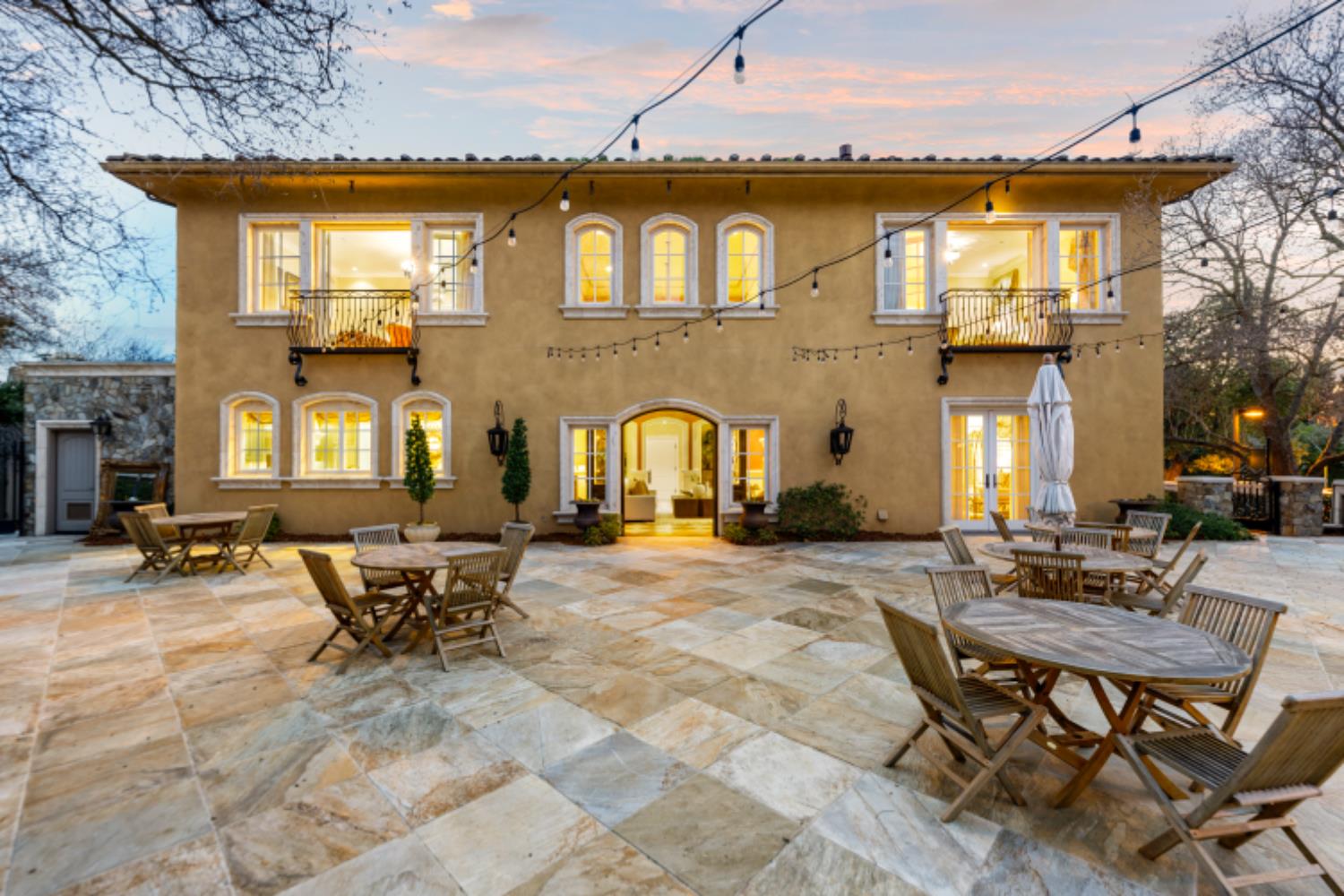 1210 Arden Hills Lane