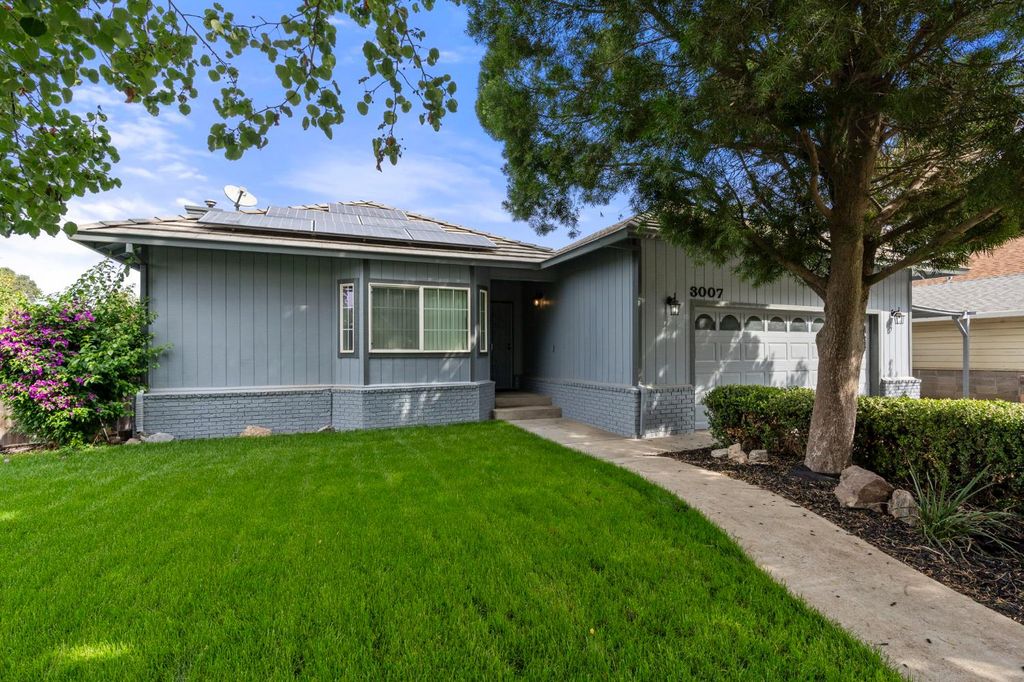 Photo of 3007 Riverside Drive, Riverbank, CA 95367 (MLS # 225146834)