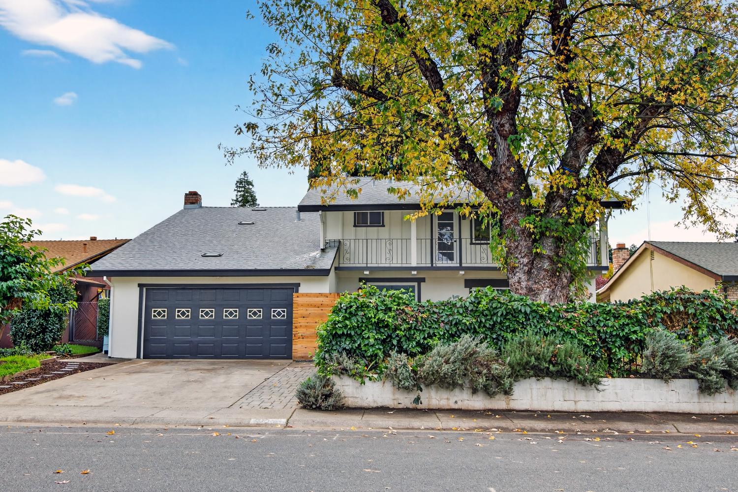 10048 El Chorlito Drive