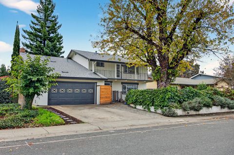 10048 El Chorlito Drive Rancho Cordova CA 95670