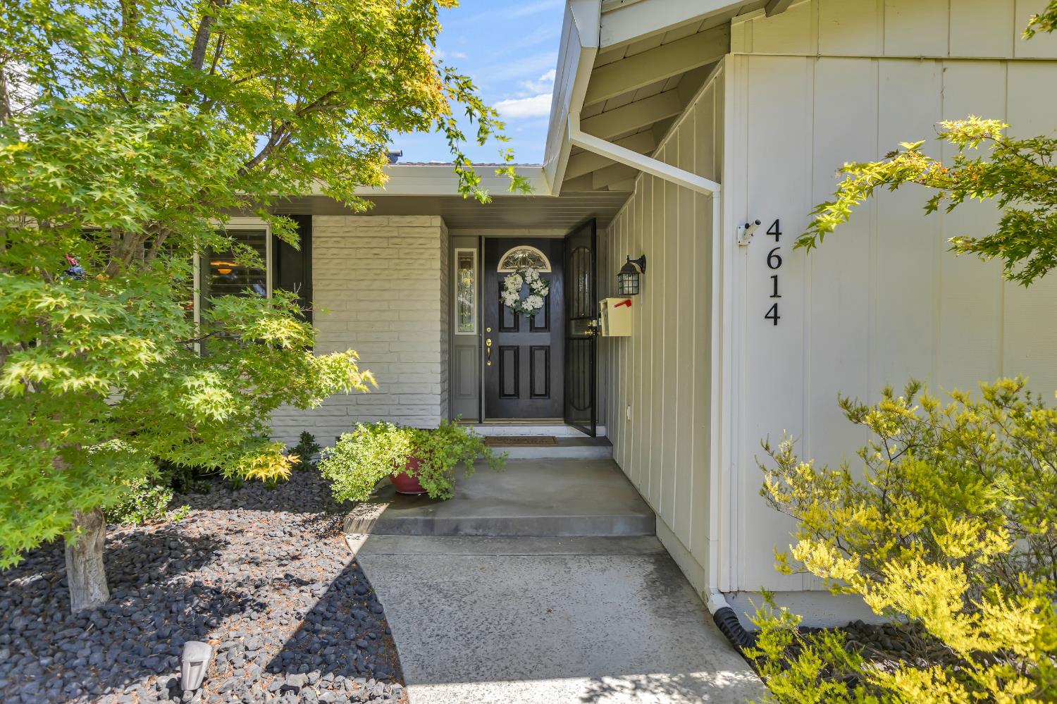 4614 Charleston Drive