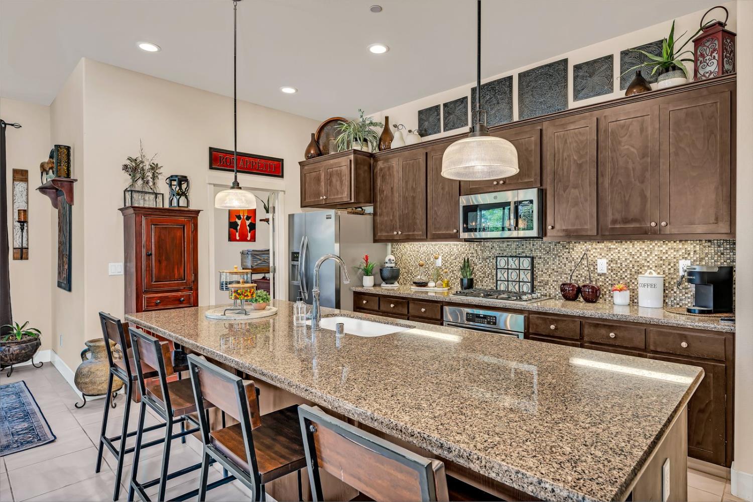 Los Banos, California 93635, United States, 3 Bedrooms Bedrooms, ,2 BathroomsBathrooms,Residential,Active,236557