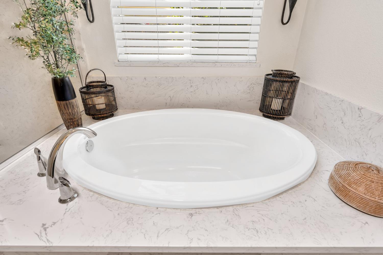 Los Banos, California 93635, United States, 3 Bedrooms Bedrooms, ,2 BathroomsBathrooms,Residential,Active,236557