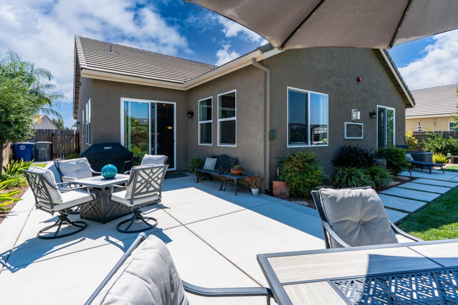 Los Banos, California 93635, United States, 3 Bedrooms Bedrooms, ,2 BathroomsBathrooms,Residential,Active,236557