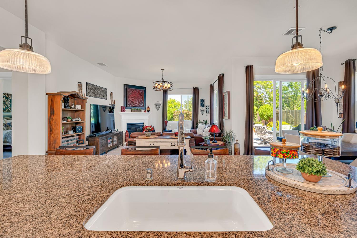 Los Banos, California 93635, United States, 3 Bedrooms Bedrooms, ,2 BathroomsBathrooms,Residential,Active,236557