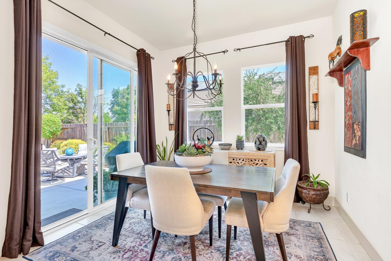 Los Banos, California 93635, United States, 3 Bedrooms Bedrooms, ,2 BathroomsBathrooms,Residential,Active,236557