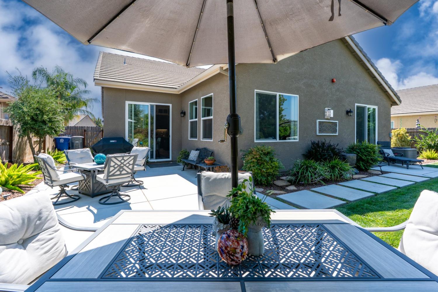 Los Banos, California 93635, United States, 3 Bedrooms Bedrooms, ,2 BathroomsBathrooms,Residential,Active,236557