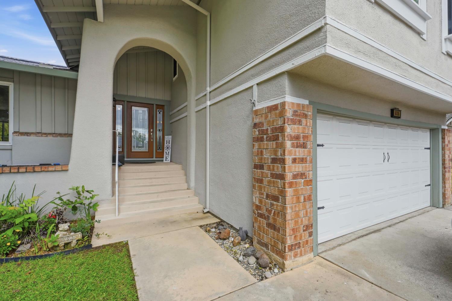 8008 Mesa Oak Way