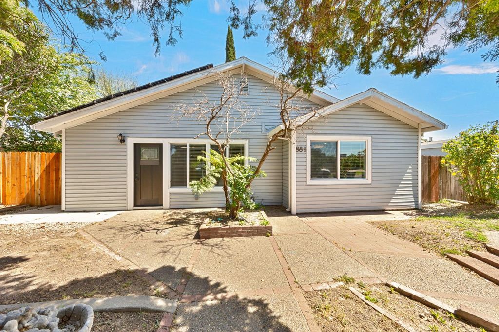 Photo of 881 Reuter Drive, West Sacramento, CA 95605 (MLS # 226044229)