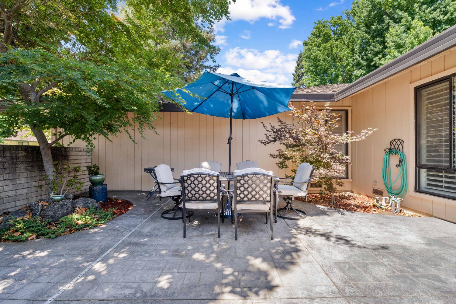 1202 Commons Drive