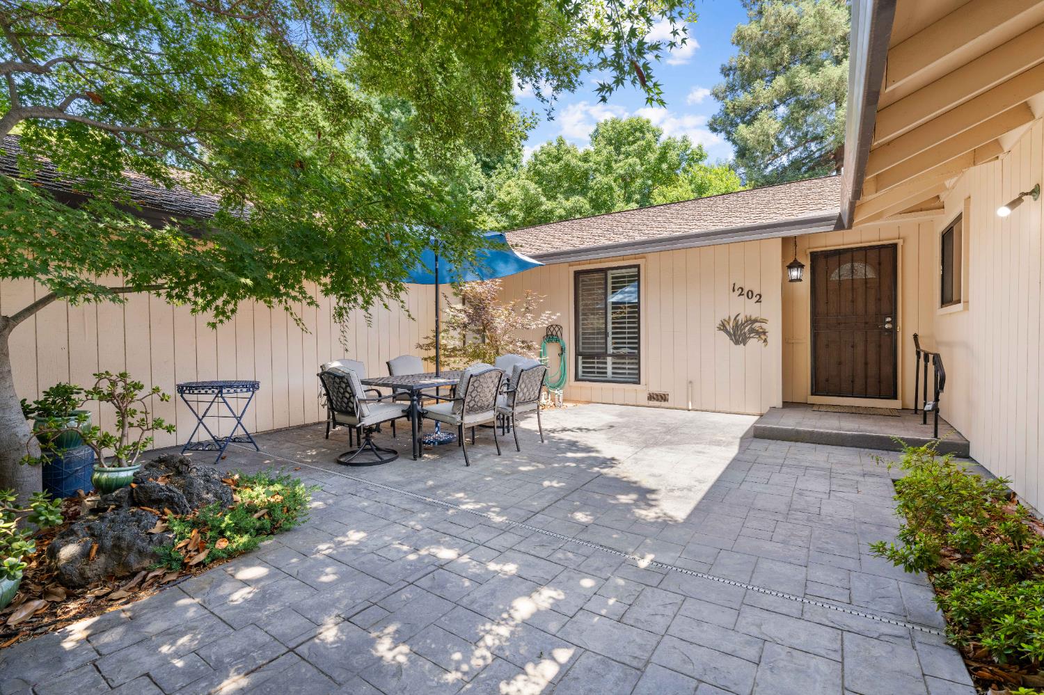 1202 Commons Drive